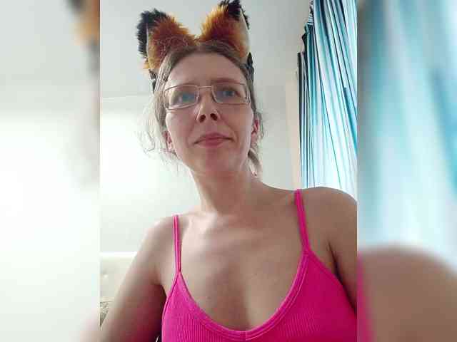 -Queen-Margo- webcam