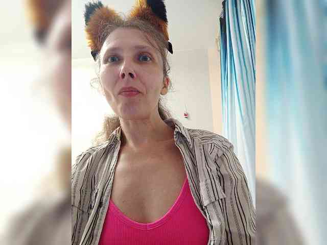 -Queen-Margo- webcam