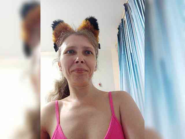 -Queen-Margo- webcam