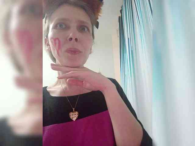 -Queen-Margo- webcam