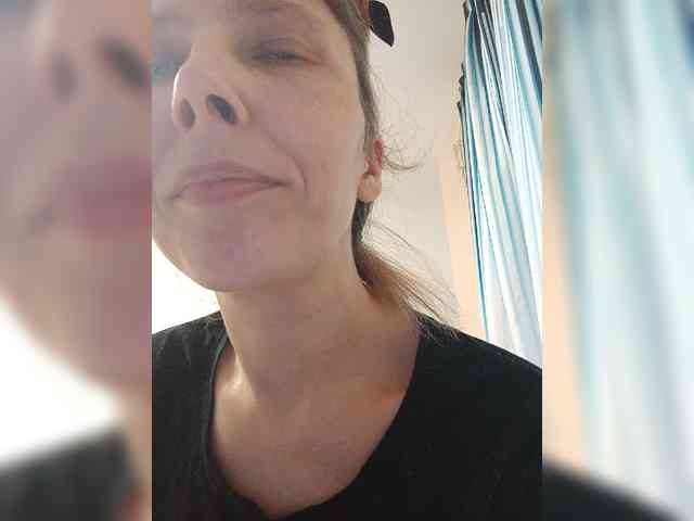 -Queen-Margo- webcam