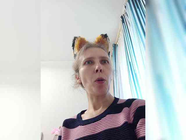 -Queen-Margo- webcam