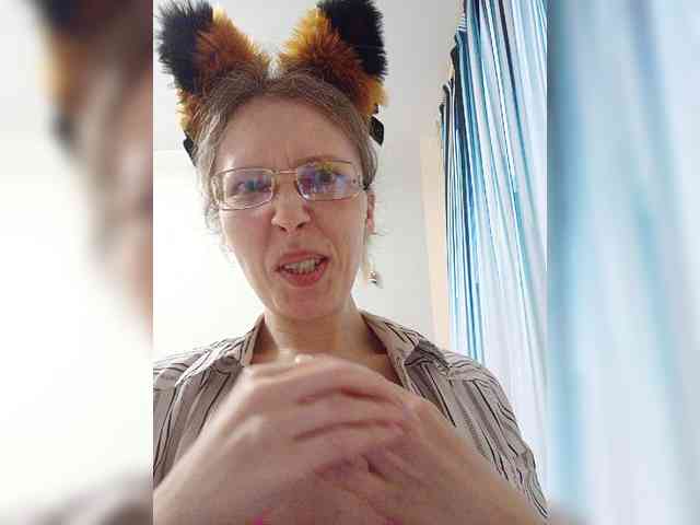 -Queen-Margo- webcam