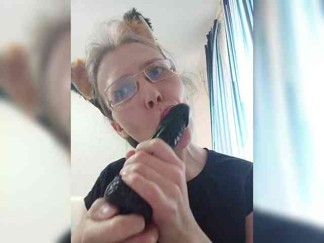 -Queen-Margo- webcam