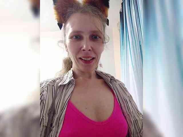 -Queen-Margo- webcam