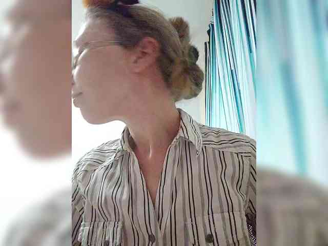-Queen-Margo- webcam