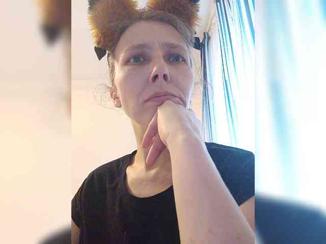 -Queen-Margo- webcam