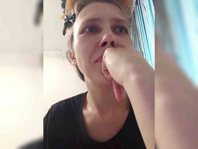 -Queen-Margo- webcam