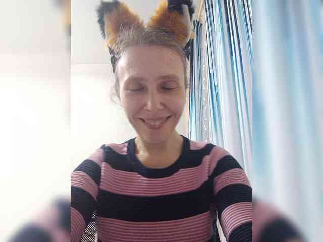 -Queen-Margo- webcam