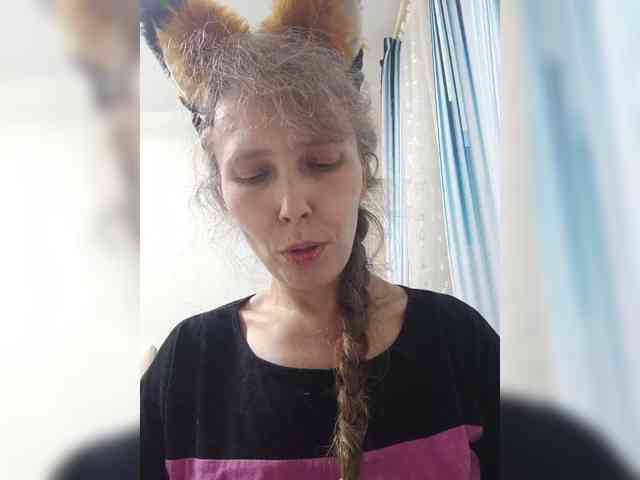 -Queen-Margo- webcam