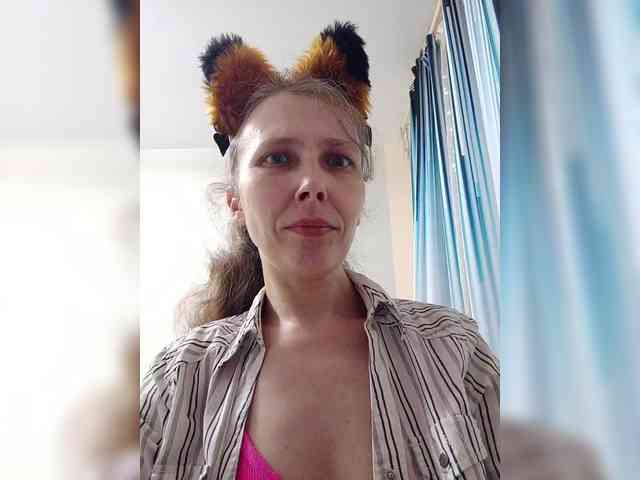 -Queen-Margo- webcam