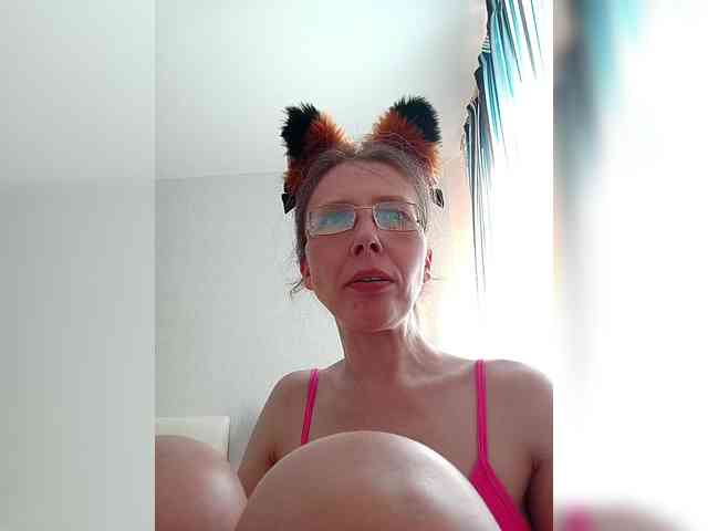 -Queen-Margo- webcam