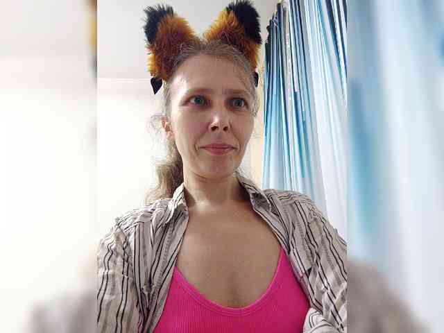 -Queen-Margo- webcam