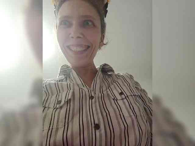 -Queen-Margo- webcam