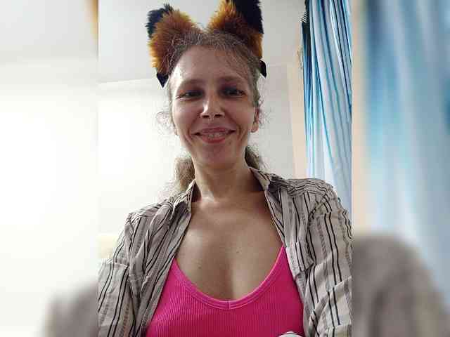 -Queen-Margo- webcam