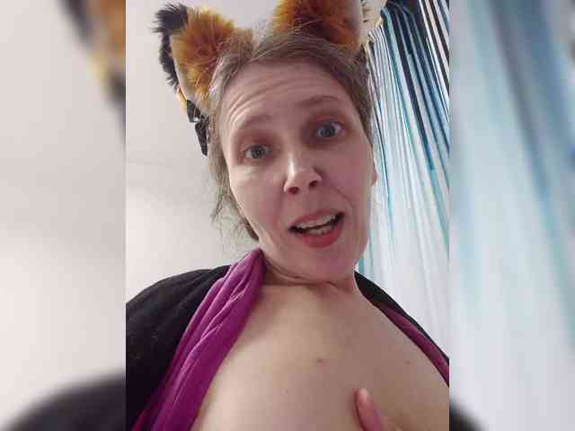 -Queen-Margo- webcam