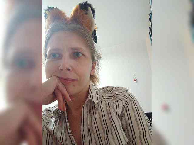 -Queen-Margo- webcam