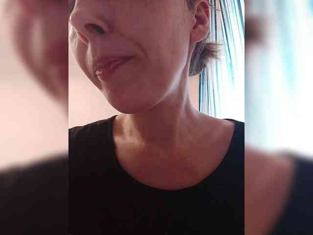 -Queen-Margo- webcam