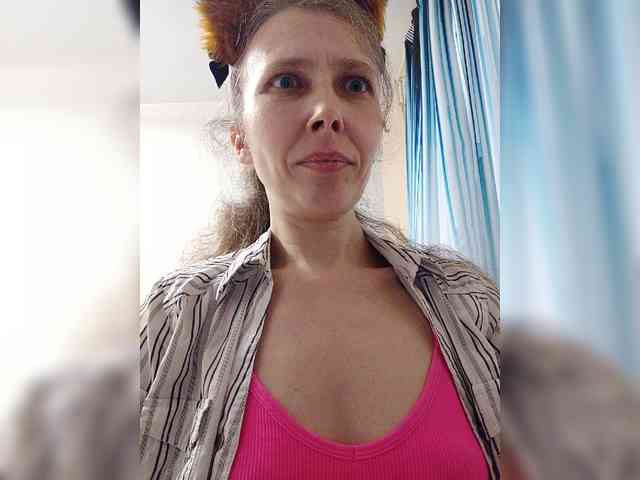 -Queen-Margo- webcam