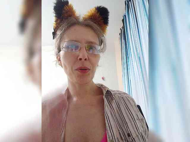 -Queen-Margo- webcam