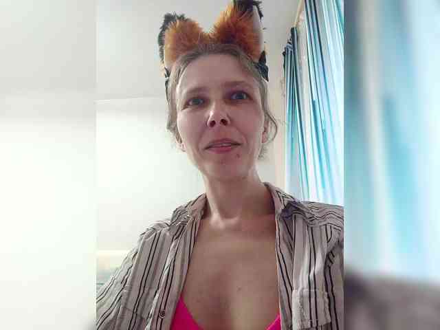 -Queen-Margo- webcam