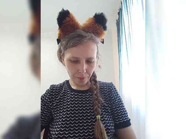 Model: -Queen-Margo-