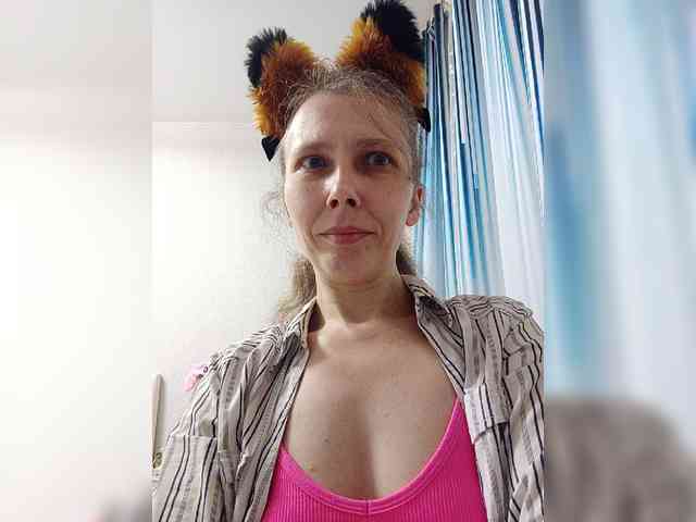 -Queen-Margo- webcam