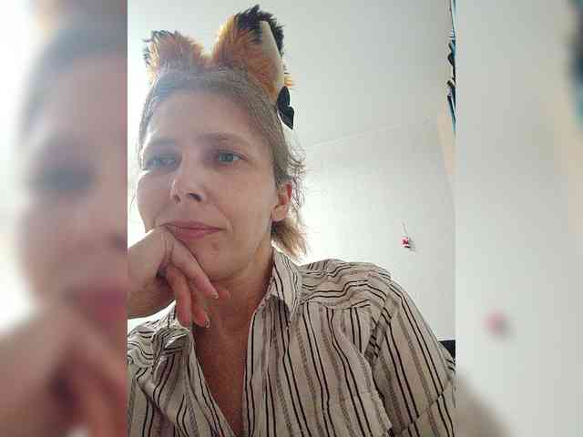 -Queen-Margo- webcam