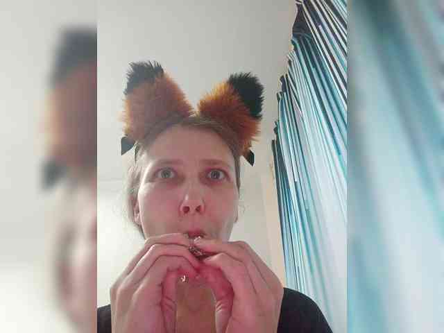 -Queen-Margo- webcam