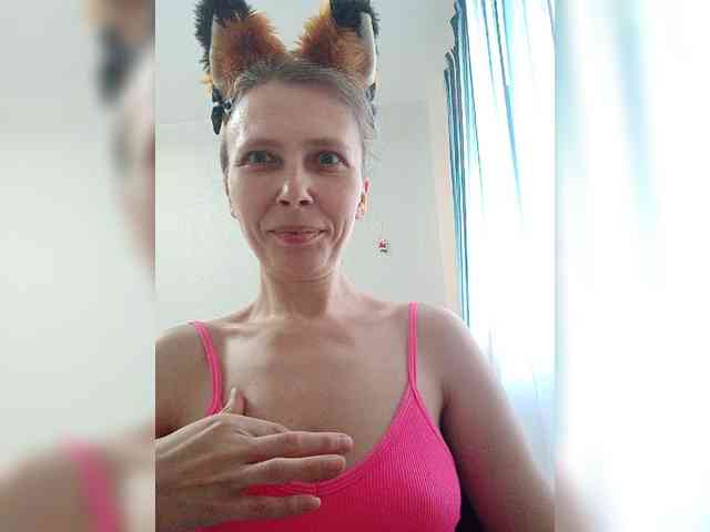 -Queen-Margo- webcam