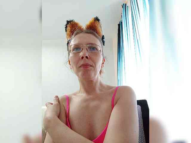 -Queen-Margo- webcam
