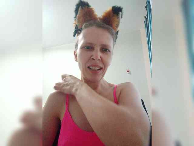 -Queen-Margo- webcam