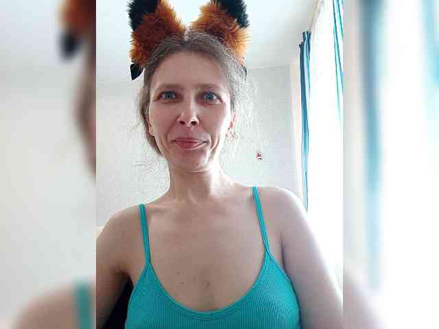 Model: -Queen-Margo-