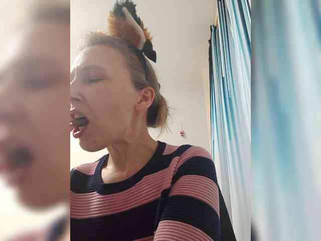 -Queen-Margo- webcam