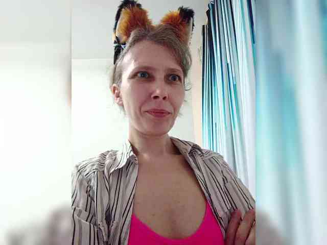 -Queen-Margo- webcam