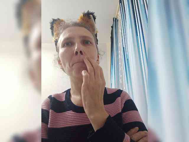 -Queen-Margo- webcam