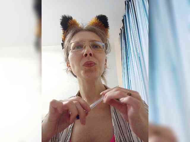 -Queen-Margo- webcam