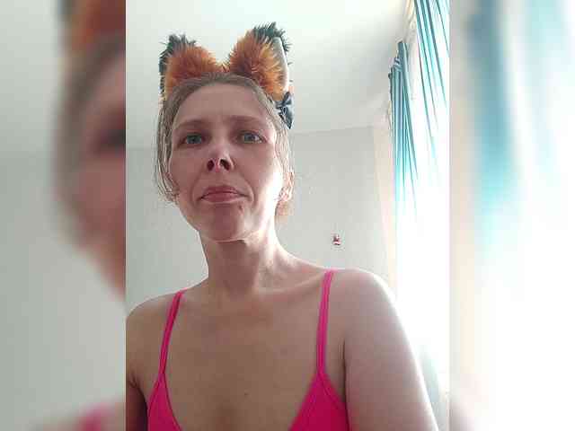 -Queen-Margo- webcam