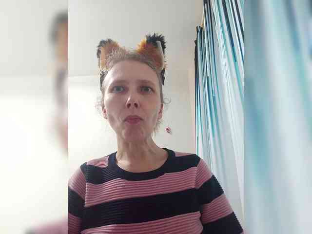 -Queen-Margo- webcam