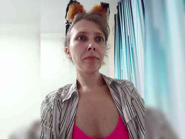 -Queen-Margo- webcam