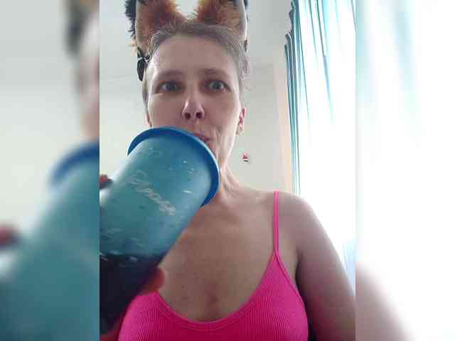 -Queen-Margo- webcam