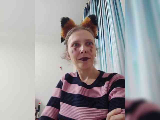 -Queen-Margo- webcam