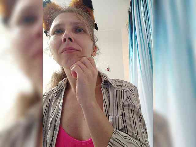 -Queen-Margo- webcam