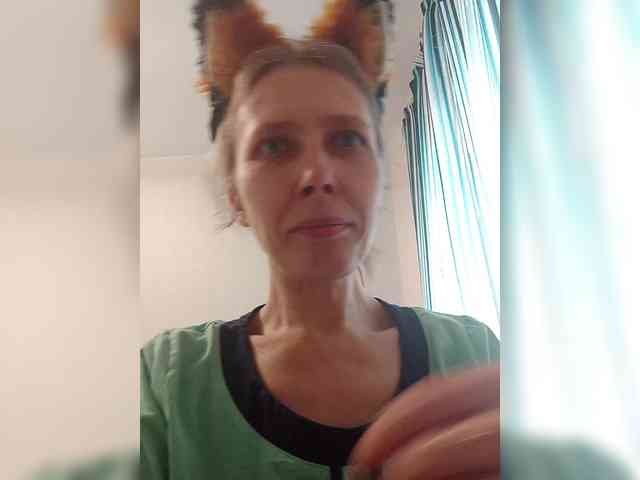 -Queen-Margo- webcam