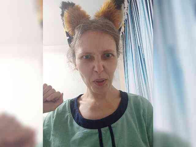 -Queen-Margo- webcam