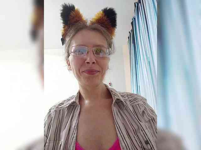 -Queen-Margo- webcam