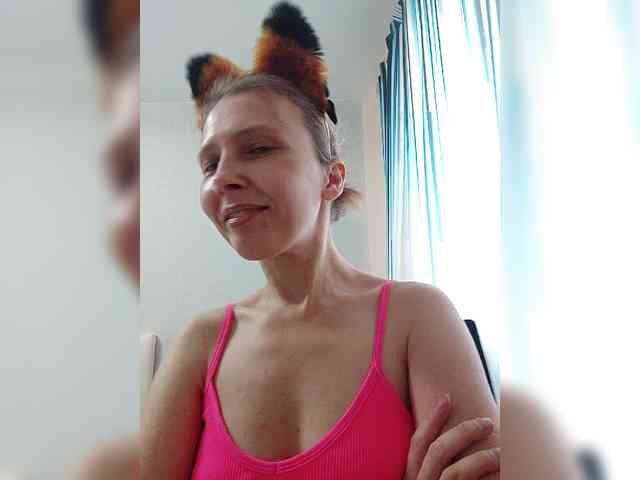 -Queen-Margo- webcam