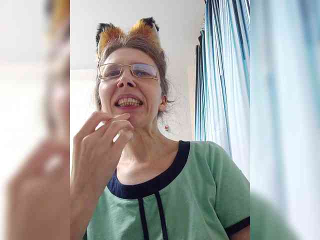 -Queen-Margo- webcam
