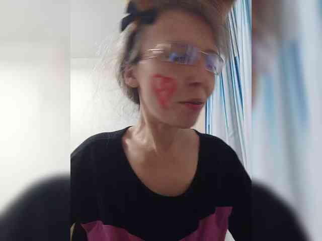 -Queen-Margo- webcam
