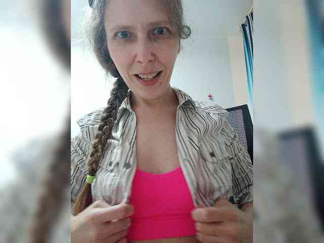 -Queen-Margo- webcam